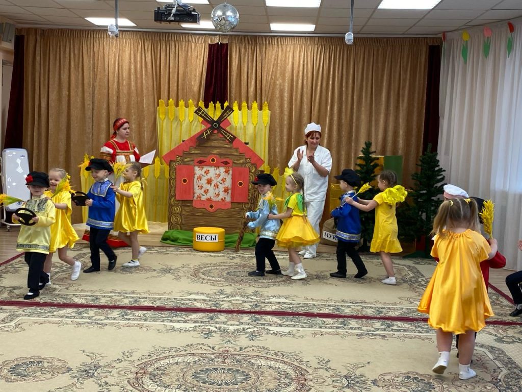 Театрализованный показ метрологической сказки «Маленький колосок»