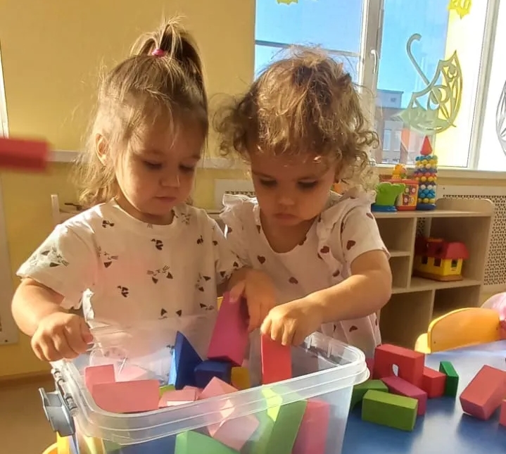 “Гномики” строят мечты: как конструктор развивает наших малышей!