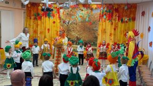 Осенний праздник «Как Петушок Кукареку потерял»