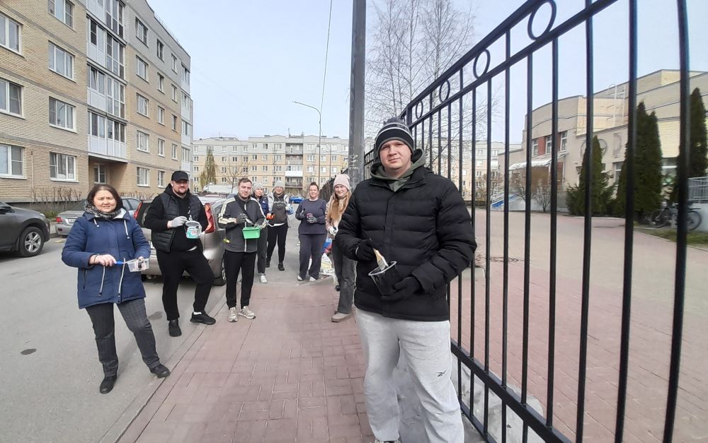 Субботник — это не только работа, но и хорошее настроение!